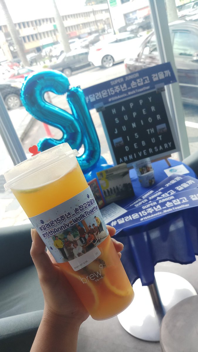 BruneiELF's tweet photo. thankyou to everyone who came to our first day of cupsleeve event for Super Junior 15th anniversary at Brew9 today ๐
see you on last day tomorrow! ๐ค
#์ํผ์ฃผ๋์ด #SuperJunior #BruneiELF
#BruneiELFWalkTogetherWithSuperJunior
#๋ฌ๋ ค์จ15์ฃผ๋
_์์ ๊ณ ๊ฑธ์๊น
#15thAnniv_WalkTogether https://t.co/RQhjQre22Y