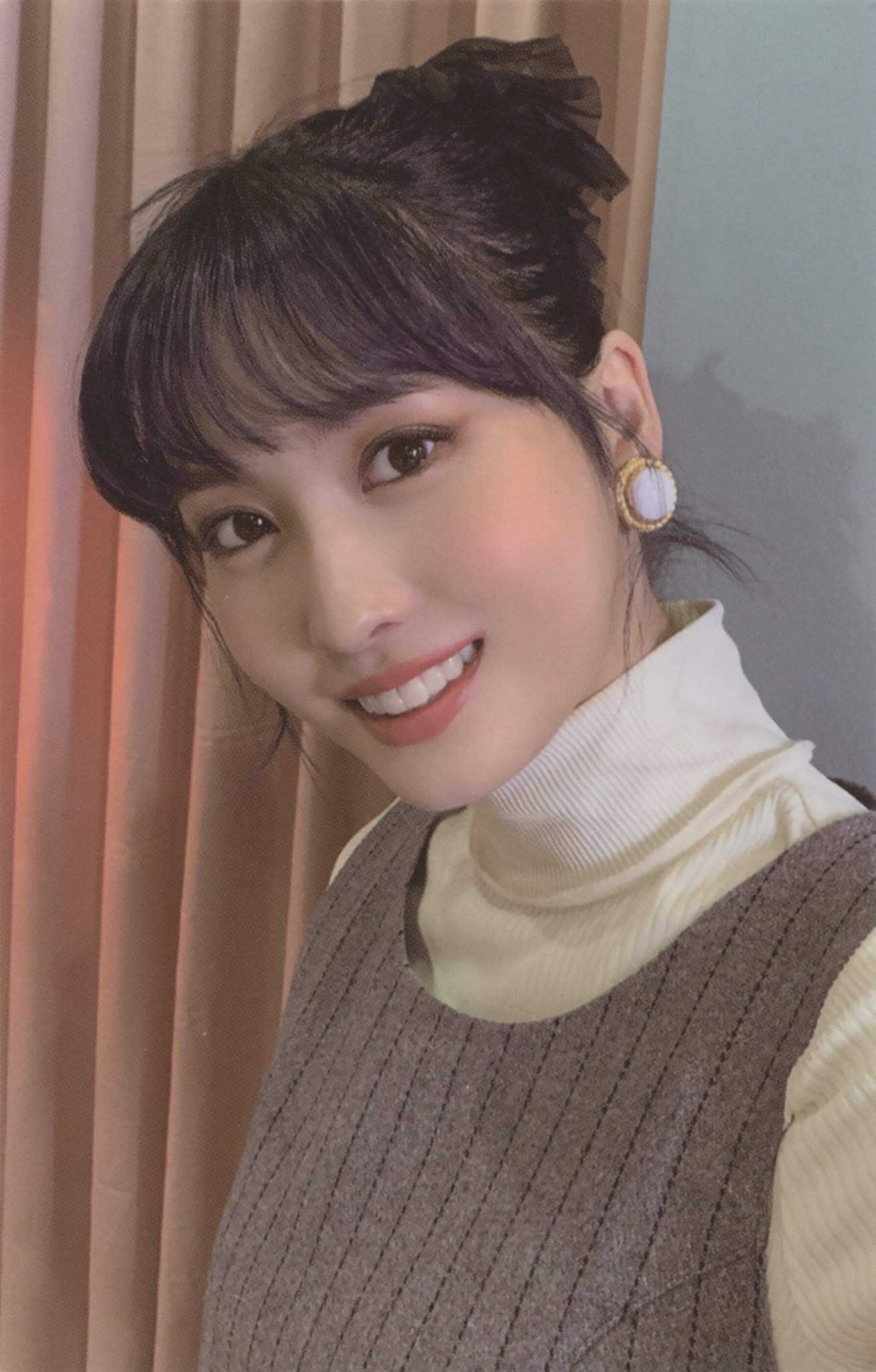 TWICE Eyes Wide Open インドネシア モモ TWICE - The 2nd Full Album: Eyes wide open (Momo Story