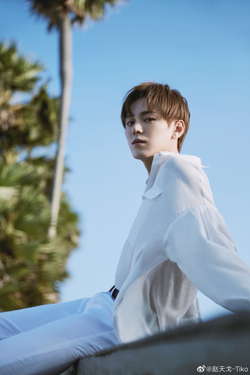 520xiaoxianrou's tweet photo. #赵天戈 Zhàotiāngē #ヂャオティエンガー
1993/11/7 中国北京市出身 183cm
北京现代音乐研修学院,中国传媒大学を卒業
2016年 #将神 で俳優デビュー
2019年 #青春有你 に参加
音楽作品 #SingForU #StarLight https://t.co/VuwYMv7c7i