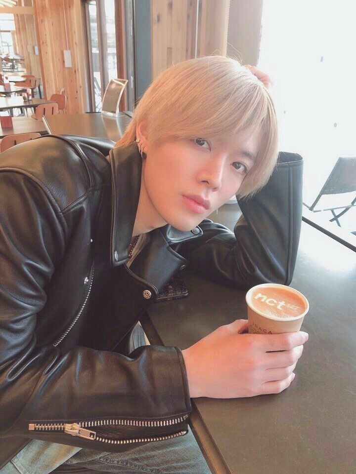 jungwonyangx's tweet photo. @warmestpal ︎  ︎  ︎
  ︎  ︎
Halo, sadulur, sadayana. Saya Yudit, lahir dengan sehat walafiat 25 tahun yang lalu. Pekerjaan saya karyawan percetakan di Bandung. Hobi momotoran kaliling Bandung. Yang mau berteman, nya mangga sok atuh hayuk.

︎  ︎  ︎  ︎  ︎ ︎  ︎ ︎ https://t.co/Yzu11Qnx89