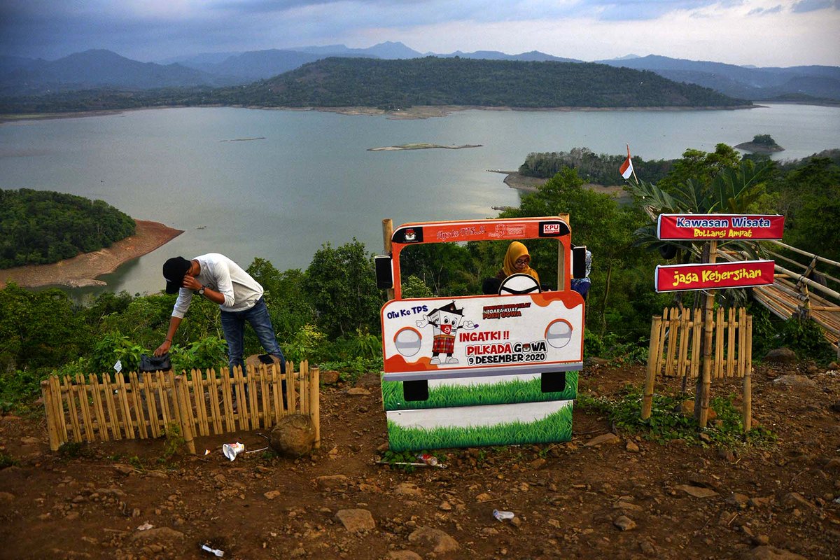 abriawanabhe's tweet photo. Spot Foto Tema Pilkada Gowa.

KPU Kabupaten Gowa memasang papan sosialisasi dengan konsep spot foto di tempat wisata agar pengunjung lebih tertarik dalam ajakan menggunakan hak pilih pada pilkada Gowa 2020.

#LombaFotoSpotPilkadaGowa
#SemarakPilkadaGowa https://t.co/uzuLhvYKoV