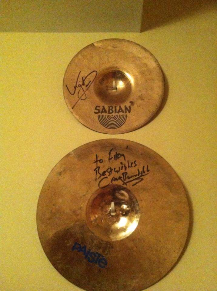 JFITZI_'s tweet photo. #drummersrock

#mementoes..👍

Missing live music and rehearsals,thoughts to musicians everywhere experiencing withdrawal symptoms..🤝

@craigblundell

#pinkfloydfans
#irishmusiccommunity https://t.co/JTNw7c9gAK