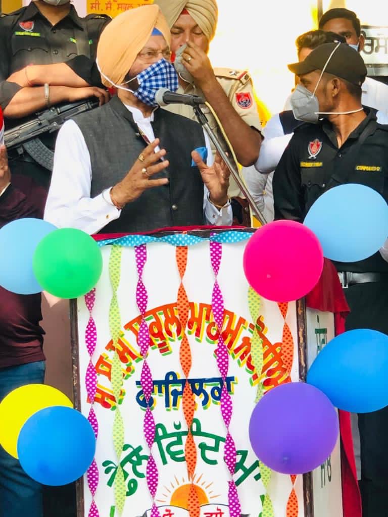 iranasodhi's tweet photo. In our endeavour to provide students with easy digital access to educational content, today, distributed tablets to students of primary schools &amp; mobile phones to class 12th under #CaptainSmartConnect mission initiated by @capt_amarinder Ji @PunjabGovtIndia @INCPunjab https://t.co/5i07anW6Aa