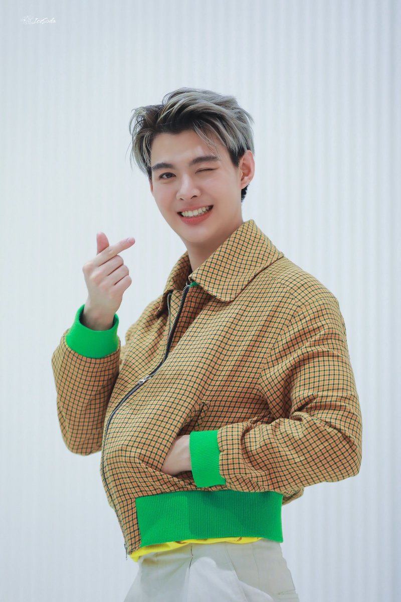 IceSoda_29's tweet photo. Wink 💛

#Saint_sup 
#TeamYellow 
#Kazzsportdayallstar2020 https://t.co/16nOlGsXyr