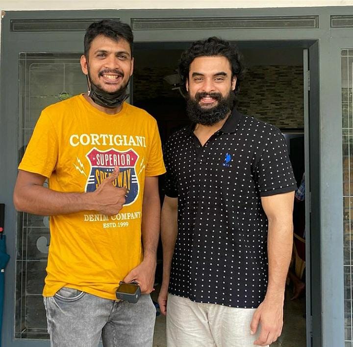 Tovinofansmedia's tweet photo. *MALLU TRAVELLER WITH TOVINO*❣️ https://t.co/f2bYrr9pz7