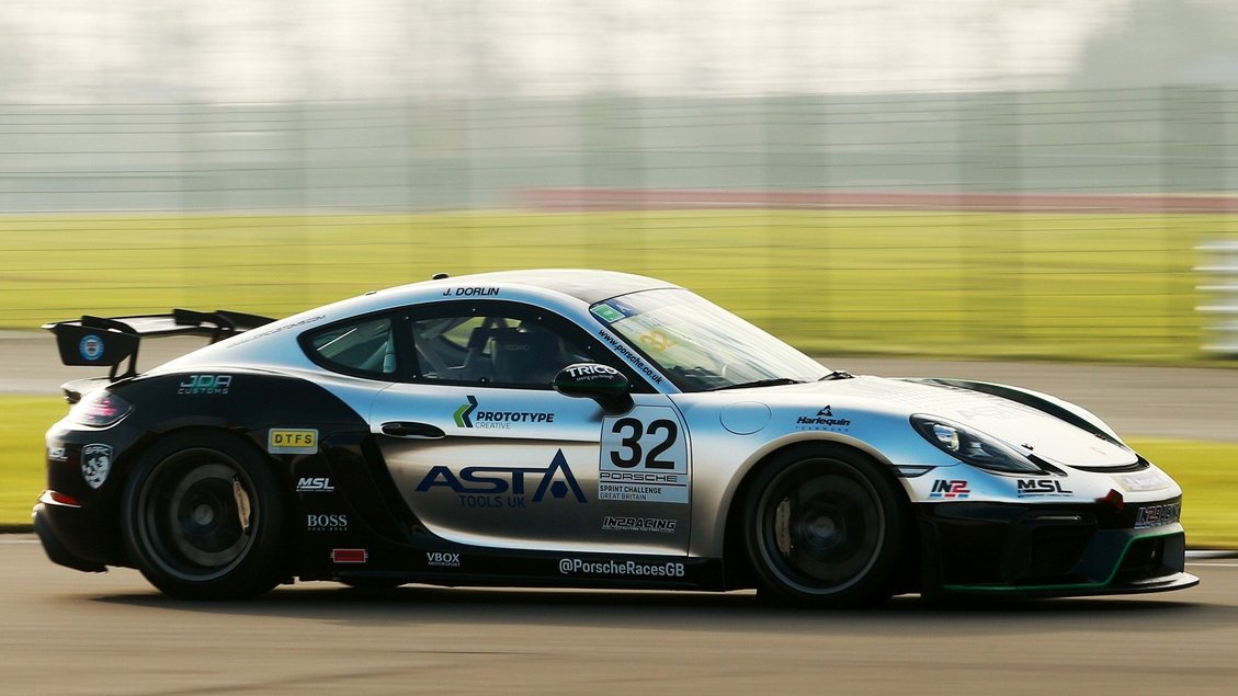 MSLMotorsportC's tweet photo. Front row starting position for #porsche #sprintchallengegb championship leader @JamesDorlin at the end of Silverstone qualifying.
James clocked a 2:09.954 to secure second place on the grid for tomorrows @PorscheRacesGB title-deciding races.
#jd32 #refusetolose https://t.co/v06J5Oce2D