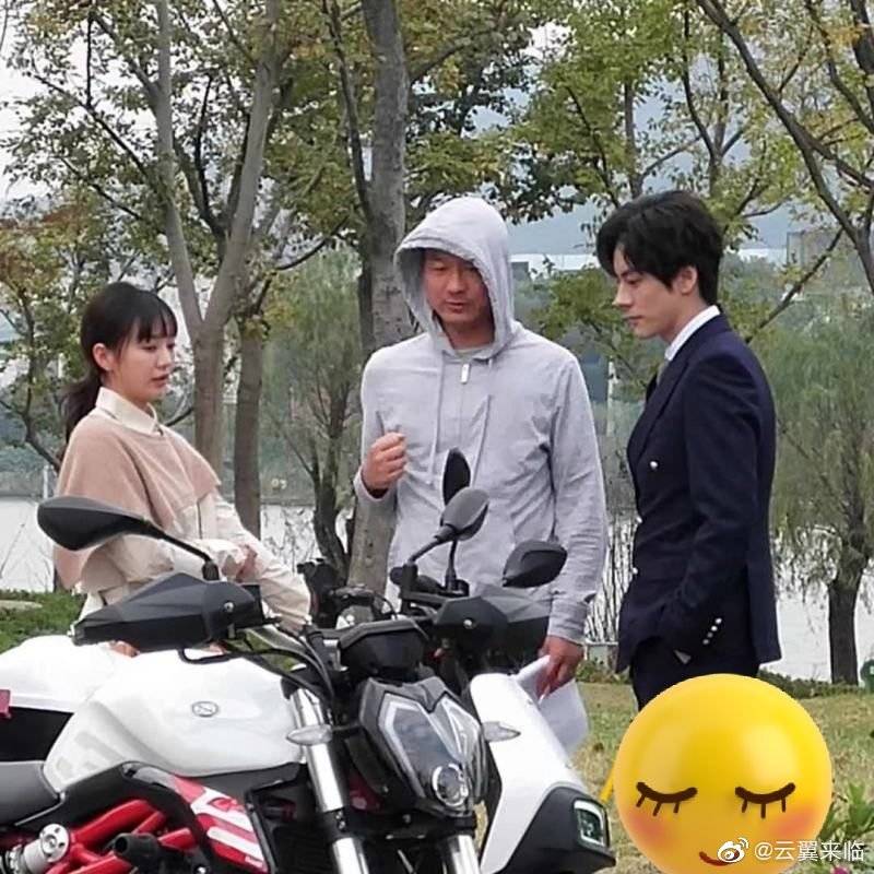 HuYiXuan5's tweet photo. Hu yi xuan filming unforgettable love
Pictures Cr. To the owner
#huyixuan
#sleeplessprincess
#imapetatdalitemple
#mydeardestiny
#ariverrunsthroughit
#themysteriousworld
#mileswei
#richardswang
#zhengyecheng
#willsong
#xuchaicheng https://t.co/rLYW8DaPMX