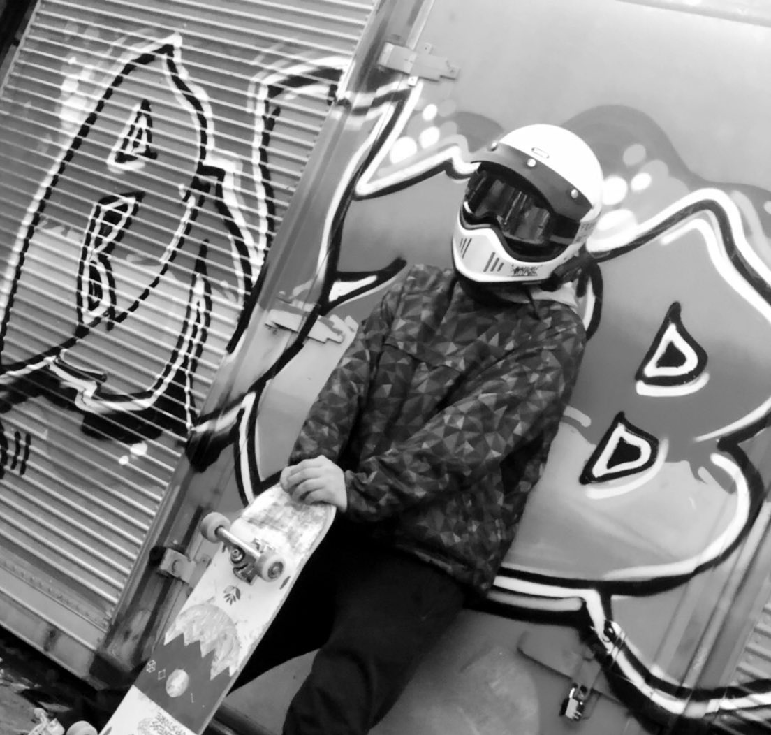 Afro_antibcsc's tweet photo. #grafitty
#グラフィティーアート
#ストリート
#借り物のスケートボード
#オーリーのことをトゥーリーって言ってました
#冷やし中華始めました
#ストリート
#アンチビクスク
#思いつかない https://t.co/xb2pGkfcpU