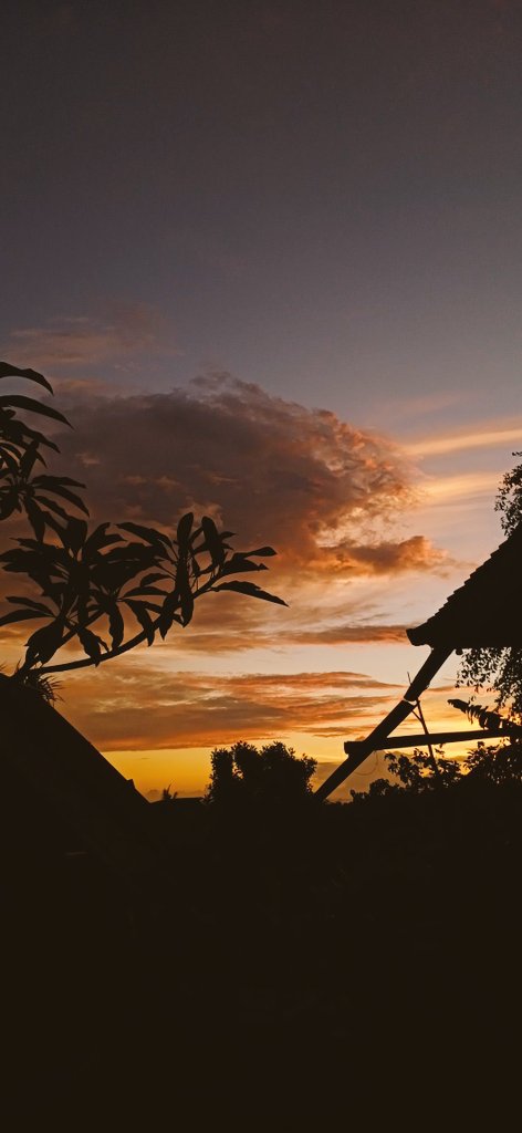 Claravelynalexa's tweet photo. Jangan membuat army terlihat lemah dengan keadaanmu skarng oppa yoongi,,,,,,ini langitnya indah bat 🤗,and  I wish you a speedy recovery and I know you are strong😭💜😘
#GetWellSoonYoongi 
#Forsuga
#skyforyoongi 
#BTSARMY 
#WeLoveYouYoongi
#SUGA
@BTS_twt https://t.co/8CXO3IRsjD