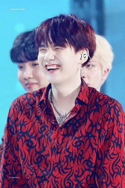 Claravelynalexa's tweet photo. Jangan membuat army terlihat lemah dengan keadaanmu skarng oppa yoongi,,,,,,ini langitnya indah bat 🤗,and  I wish you a speedy recovery and I know you are strong😭💜😘
#GetWellSoonYoongi 
#Forsuga
#skyforyoongi 
#BTSARMY 
#WeLoveYouYoongi
#SUGA
@BTS_twt https://t.co/8CXO3IRsjD