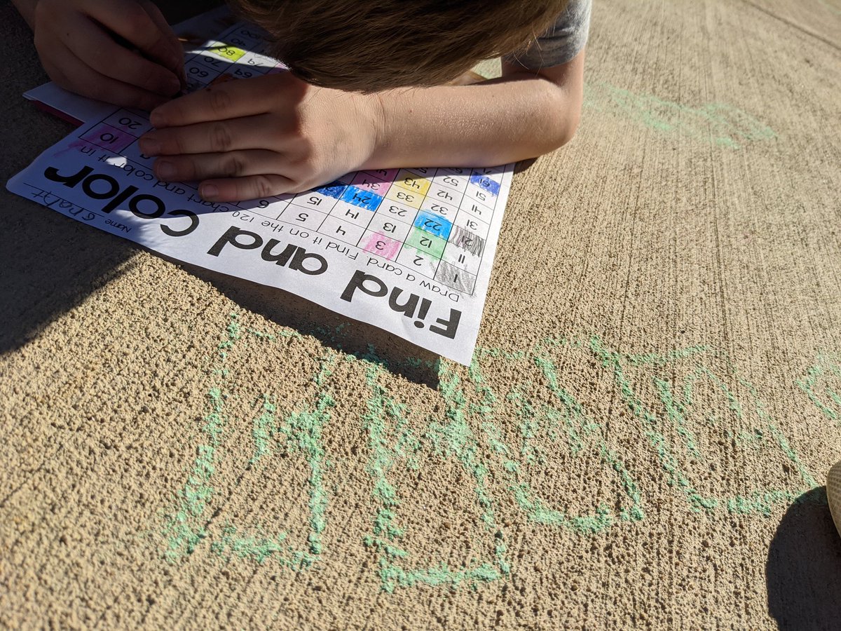 Mrs_Bee__'s tweet photo. Beautiful weather + math games = happy students and teachers 🤓☀️ #sesfirstgrade #limitless @MrsShellsClass @SycamoreElemen1 https://t.co/CSmxEFNjf7