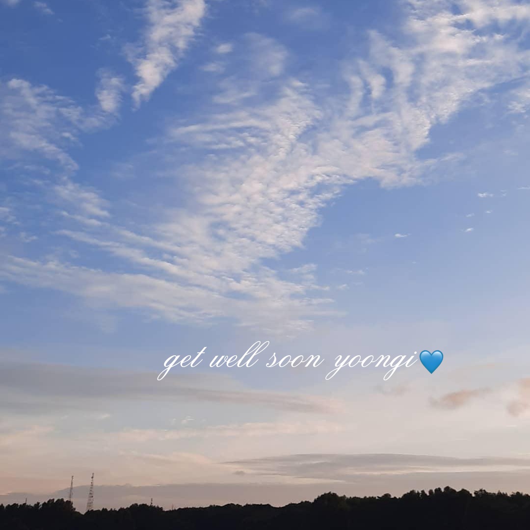 inirlaxogud's tweet photo. you're the reason for my happiness @BTS_twt
#GetWellSoonYoongi
#SkyForYoongi
#ByeArmy https://t.co/YzprOO6TSC