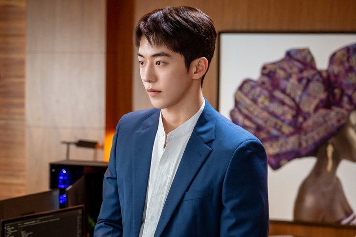 whatwatch2020's tweet photo. เมื่อพระเอก Itaewon Class มาโผล่ใน Record of Youth ทำให้ชวนนึกถึงซีรี่ส์สุดดัง เพราะเป็นเรื่องราวเกี่ยวกับการทำธุรกิจเหมือนกัน แหม น่าจะให้มารับบทเป็นพัคแซรอยนักธุรกิจรุ่นพี่ที่ประสบความสำเร็จไปเลย เหมือนเรื่องราวต่อมาจาก Itaewon Class จะฟินมาก #RecordofYouth https://t.co/LyC9PiVb5f