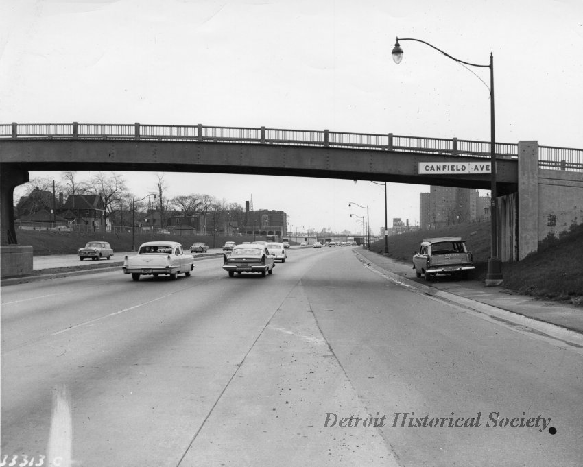 DHSDetroit's tweet photo. #OTD in 1957, the John C. Lodge Freeway was dedicated. The Lodge was built in segments during the 1950s and 1960s and is pictured here ca. 1955. https://t.co/CFnReHFYVa