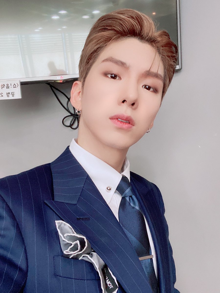 OfficialMONSTAX's tweet photo. 몬베베 음악중심 잘봤나요?!
러브킬라랑 비스트모드 둘다 봐주세여!! #기현 https://t.co/z2LaMq37Za