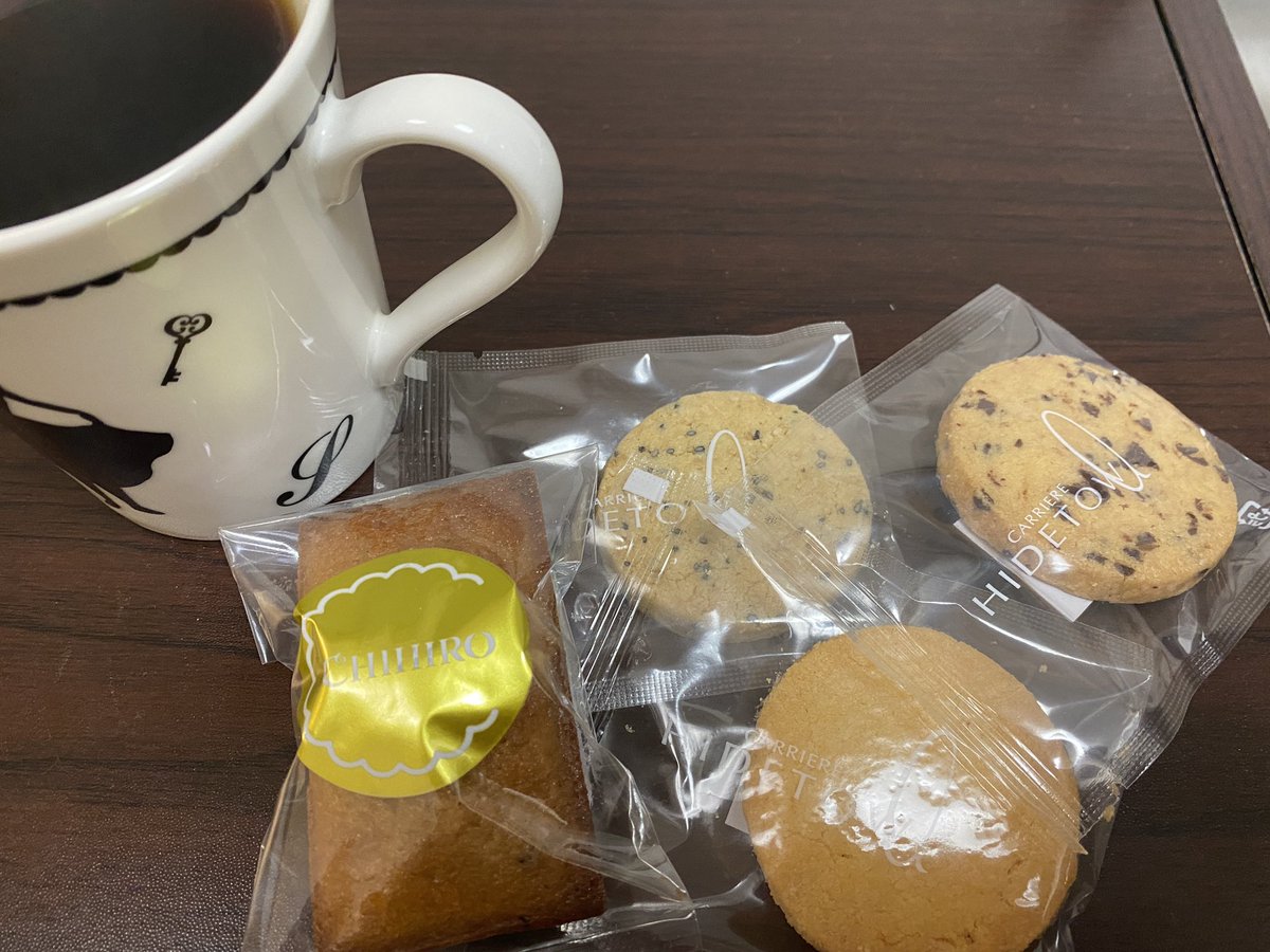 kanappehiro's tweet photo. 断食に挑戦することになった！！
最後の晩餐してきたはずやったけど、心残すことないように、こんなじかんやけどおやつも食べることに（笑）
だいぶ自分に弱いです🤣🤣🤣 https://t.co/frgUFbilrq