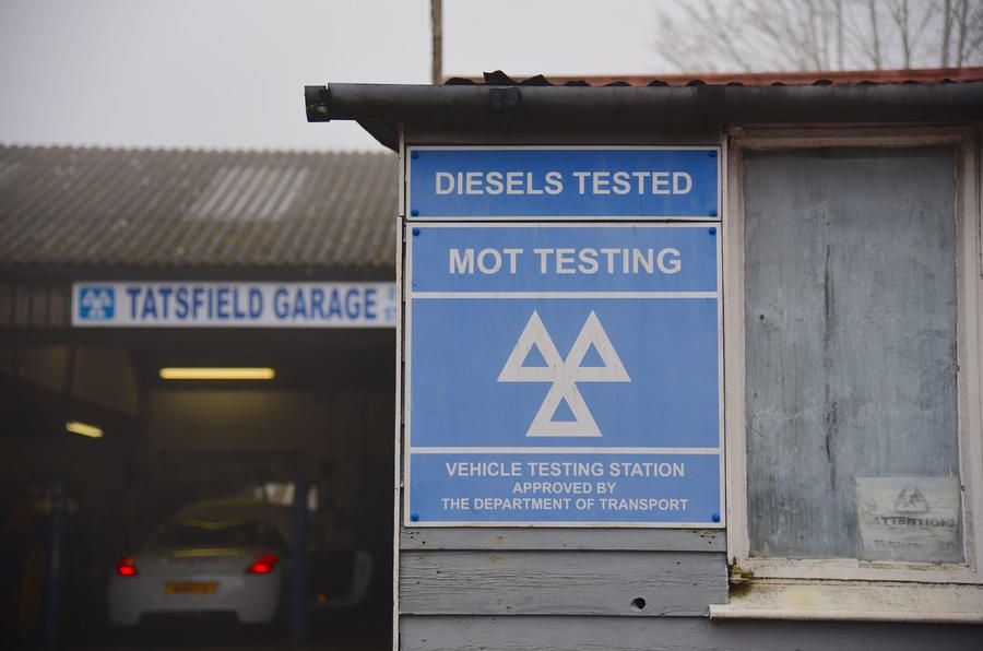 autocar's tweet photo. What does the second lockdown mean for British motorists? We explain https://t.co/wrKP2NpW7C https://t.co/qc60kobGCn