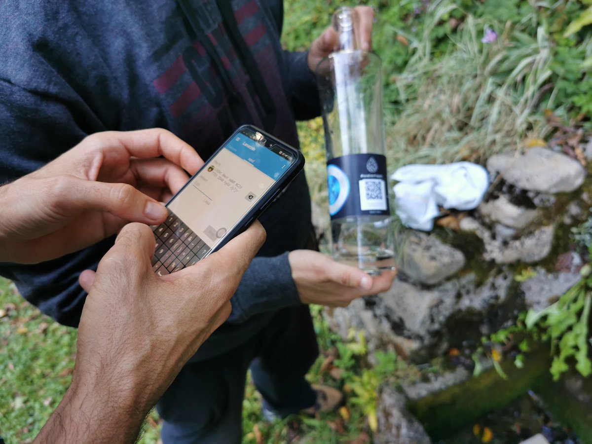 CryptowaterSi's tweet image. Our water non chemical treatment advisor hashing his own #water bottle #timestamp #waterhash on @LanaCoin #blockchain 💧#WaterIsLife $C2O