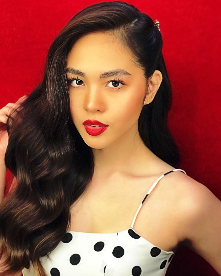 JanellaReigns's tweet photo. Throwback photos of @superjanella when she promoted #MMKMagicOfLife on @itsShowtimeNa โฃ๏ธ https://t.co/EnwrkuGurR