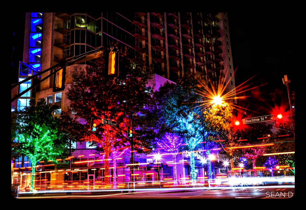 seand6711's tweet photo. Seasonal lights and traffic on Peachtree Street @midtown_atl @seand6711 @discoveratlanta @spiremidtownatlanta 📸🌃 #atlanta #streetphotography #holidaylights #lighttrails #trees #photography #longexposure #atlantasnaps #nightlights #nikon #nightphotography https://t.co/4rqiEYCNGw