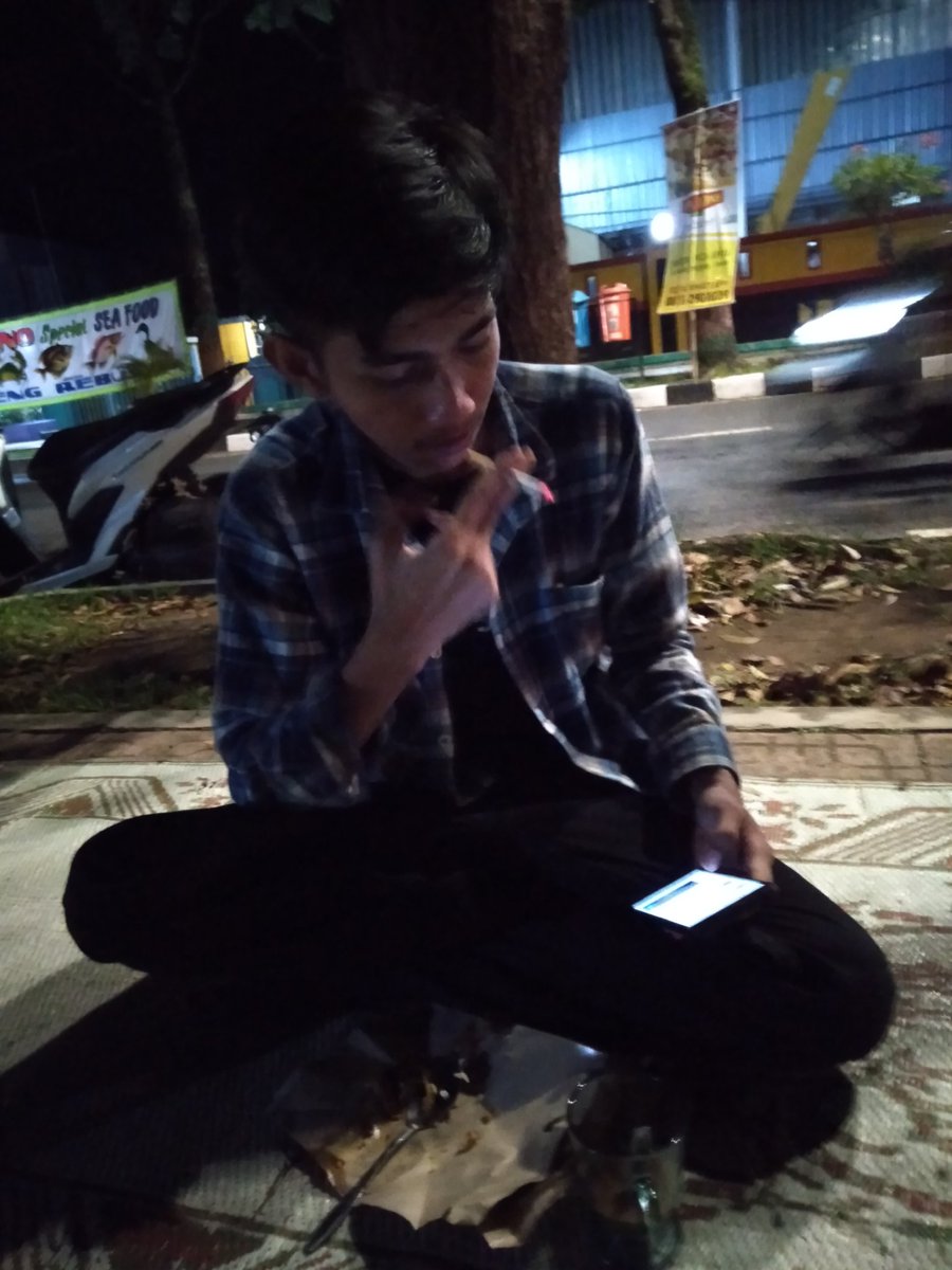MNizarA3's tweet photo. Tulung sing kenal wong iki @NathanSurya5 , nyasar tekan jeporo , mesake tenan 🙏🙏🙏 https://t.co/O0HVqQe2tx