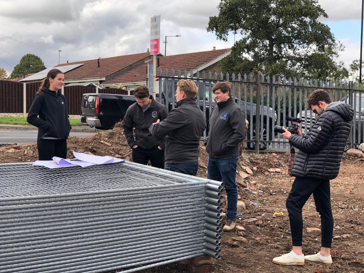 TerriHarper96's tweet photo. Always a pleasure to work with the guys over at @ClubProperty_In 
Thanks for the continued support. 
Terri wears the Club logo with pride . 
Check them out @ClubProperty_In 
🥊🙌🏽
#property #clubproperty #investing #newbuild #housedevelopment #harperthanderz #belter #terriharper https://t.co/Zo3u6Uuwmr