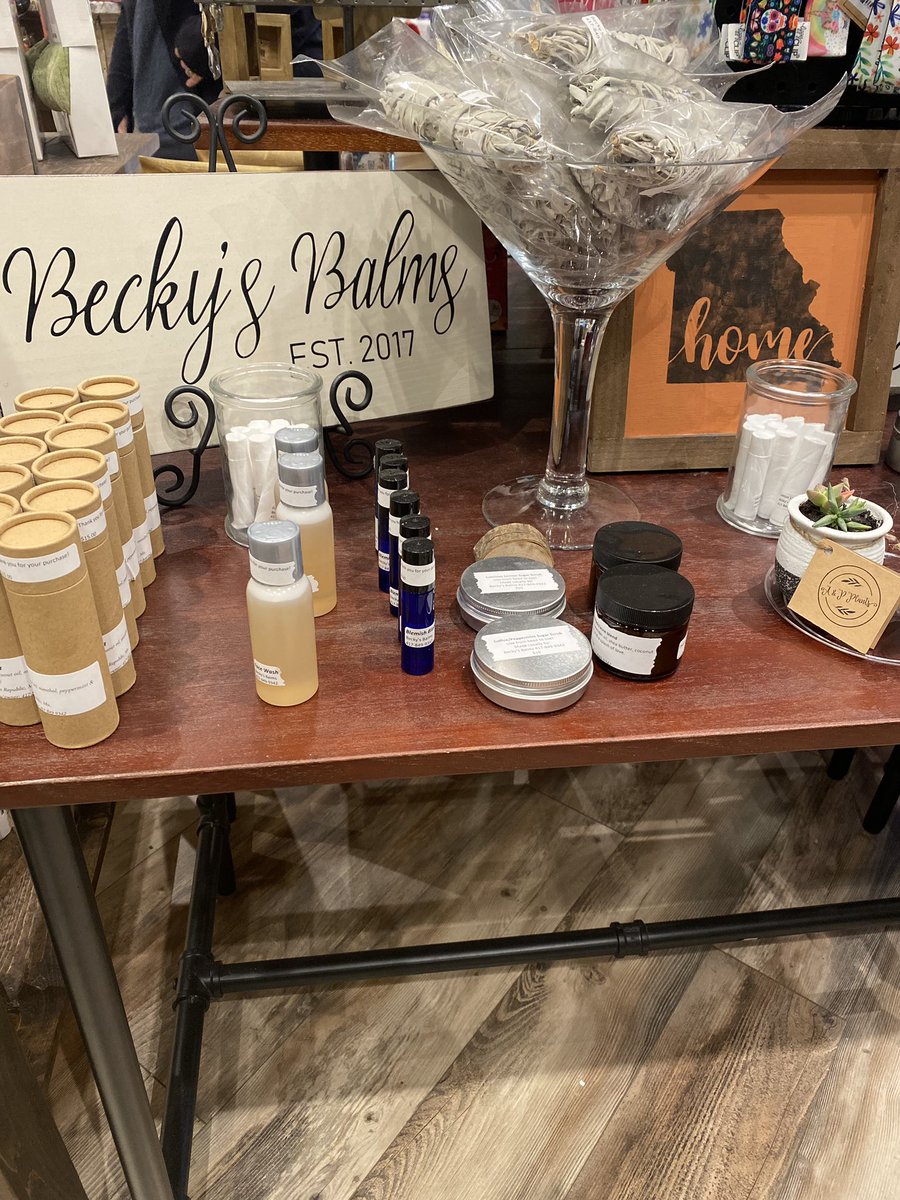 beckyschatzrobe's tweet photo. Stop by Main Street Boutique today and grab some Face wash; blemish blaster; lip Balm; the original (great for headaches, Sinus issues, relaxation, eye bags, bug bites, eczema/psoriasis/acne/coffee or lemon sugar scrub; pain lotion and sage for smudging! Pricing $3-$22! https://t.co/jgqm8buSpt