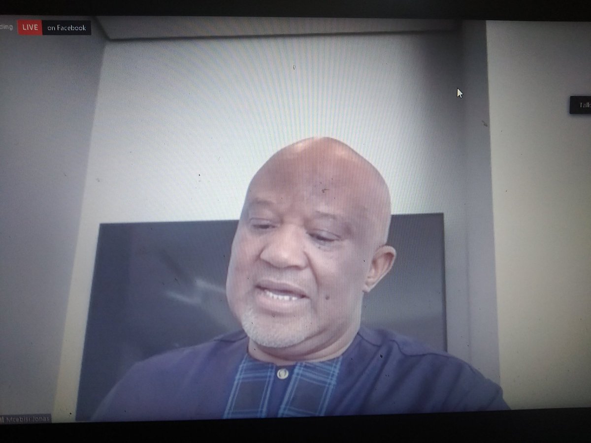 busisiwe_nkosi5's tweet photo. Mcebisi Jonas says that by the time he is done we would have hope. #akflecture https://t.co/Ucir3kH6kD