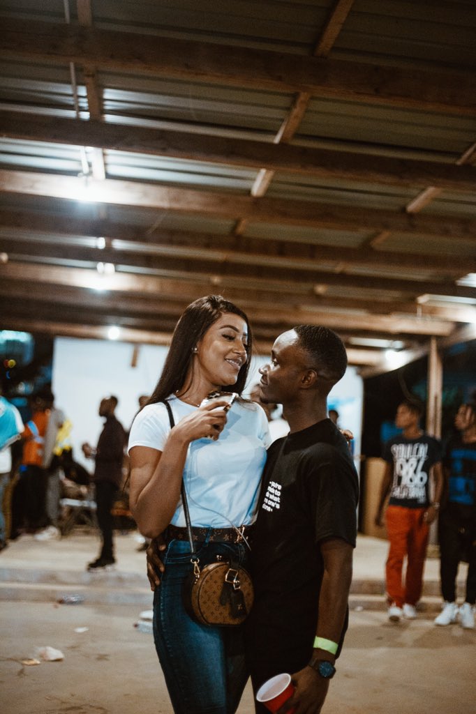 ReddyLiveFirm's tweet photo. Love birds at @OjaaFest tag them
#throwback #ReddyLiveEvents https://t.co/UQ5WFPoMe1