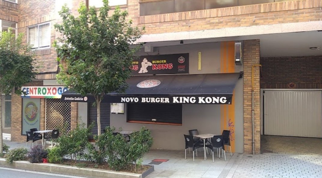 lucia_samartin's tweet photo. Hola 🙋🏼‍♀️, mis papis tienen una hamburguesería en Vigo (Novo King Kong), donde a partir de hoy sólo van a tener pedidos para recoger en el local o para llevar a domicilio (teléfono o Just eat). Son los mejores del mundo.
Agradeceria mucho la difusión
(Instagram @BurgerKingKong_) https://t.co/UZvTlOLfIH