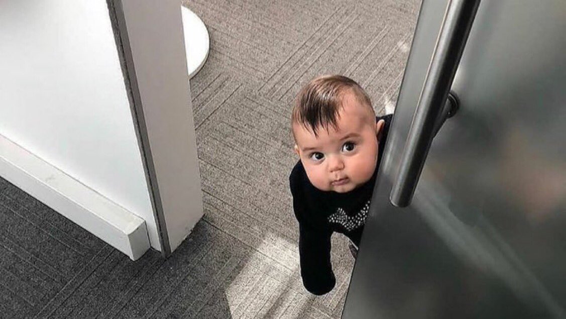 vidds_'s tweet photo. Me opening and closing fridge to see it’s lights turning on and off https://t.co/wLSmMyNAk3