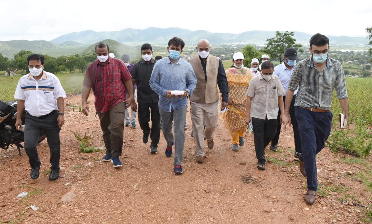 CollectorKadapa's tweet photo. Inspected the hill & adjoining lands at Chelamareddipalle village in #Kadapa for finalizing the site for establishment of Dr #YSRUniversity for architecture & fine arts and for development of the spot as #Tourist attraction because of the scenic beauty the site offers. https://t.co/7wZleKEm47