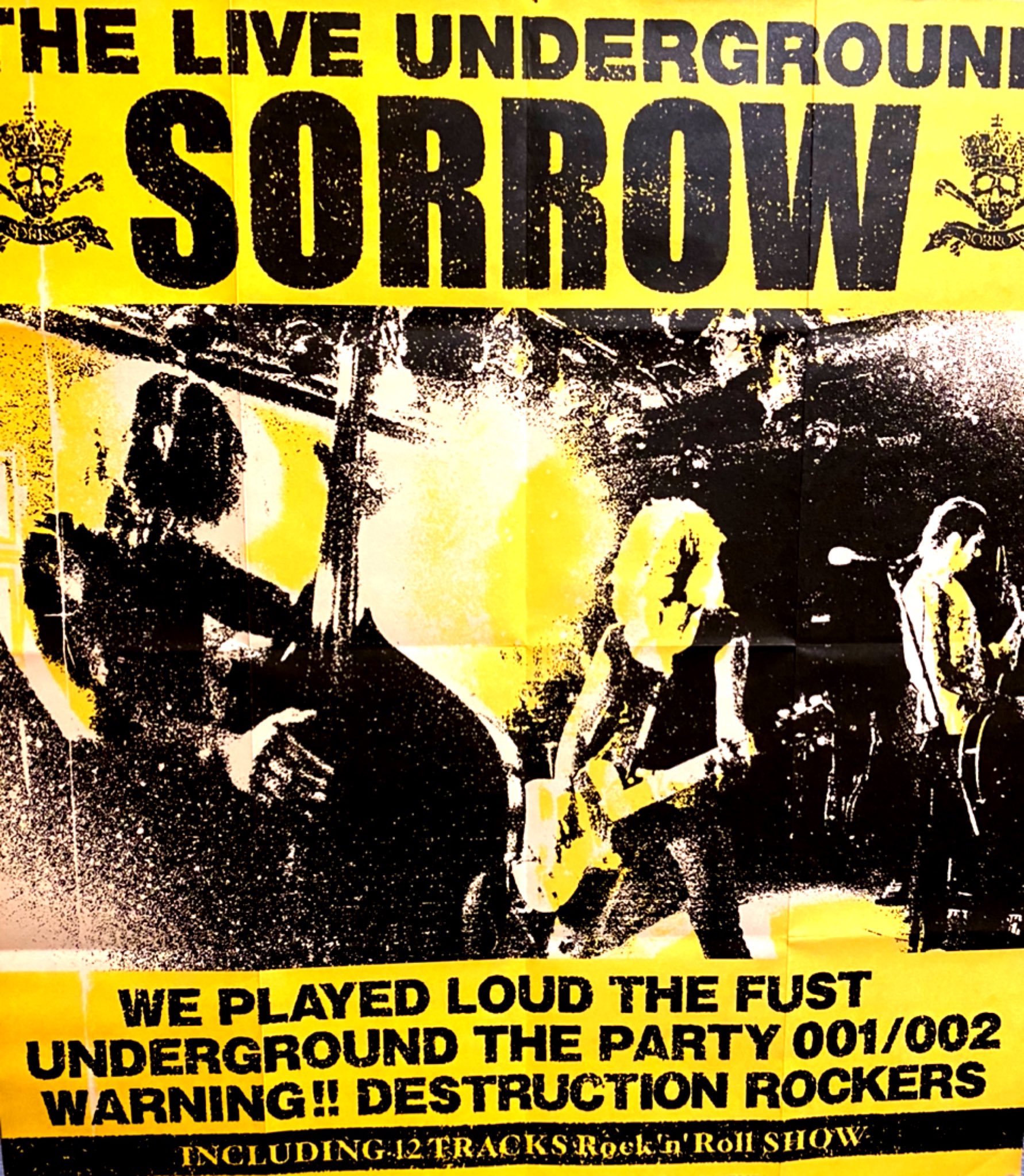 ジュリア 私の宝物であり 神であり 憧れ このバンドとの出会いは衝撃的で当時心の闇に居た私に生きる希望を与えてくれた これ程クールでカッコいいバンドは二度と出てこないだろう 宝物 Sorrow ツアーポスター 伝説のバンド カワムラカオリ