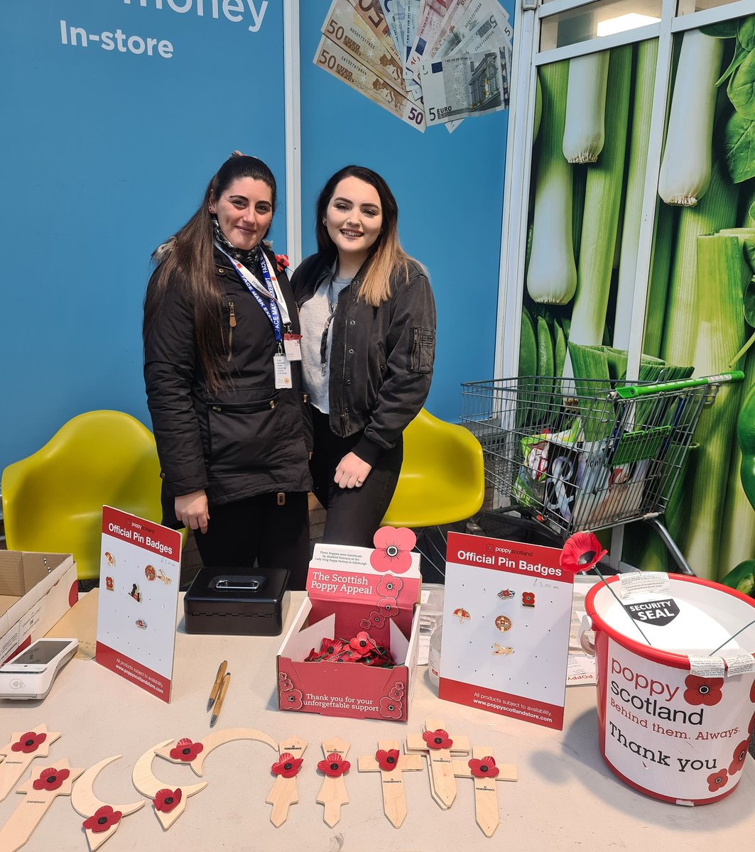 xxtigger_ukxx's tweet photo. #poppysaturday @poppyscotland @asda Govan @cara_mcf4rl4ne #allthelayers https://t.co/S2OCtJZW1u