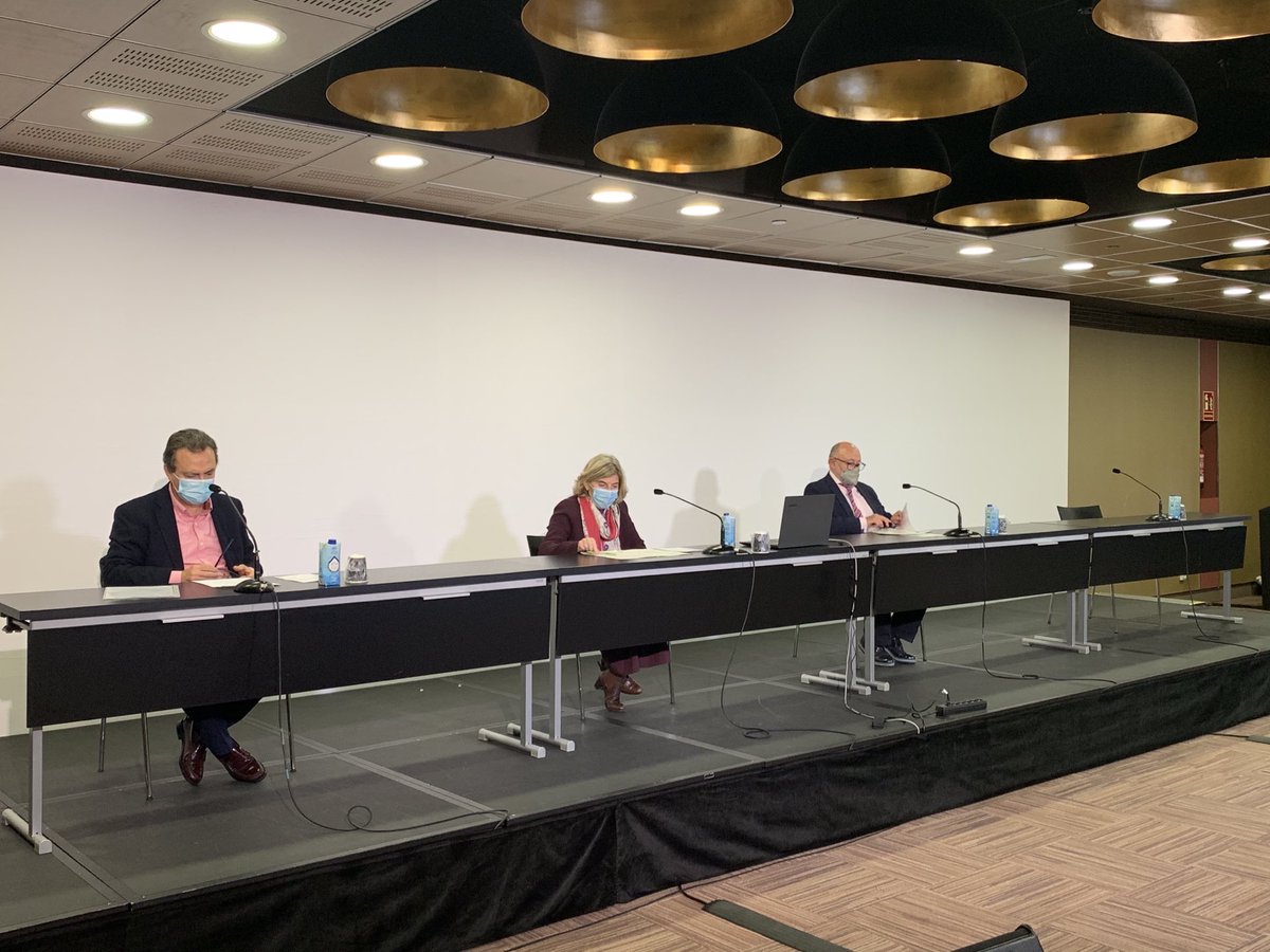 DarioAntolin's tweet image. Preparados ⁦@hoz_belen⁩ ⁦@AntonioValeroS1⁩ ⁦@joxandonosti⁩ y Dr. Fraj para la clausura y mención de las comunicaciones ganadoras y las unidades de #Asma Grave Datos de asistencia, e información importante #SEAIC2020 ⁦@SEAIC_Alergia⁩