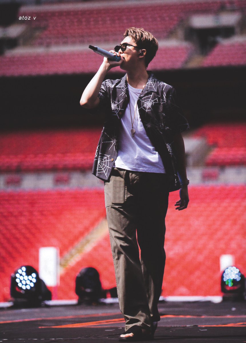 atozv_scan's tweet photo. ［scan］SPEAK YOURSELF LONDON

PHOTOBOOK
#방탄소년단 #BTS @BTS_twt https://t.co/AVntM6Db0o