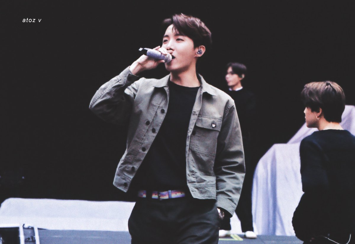 atozv_scan's tweet photo. ［scan］SPEAK YOURSELF LONDON

PHOTOBOOK
#방탄소년단 #BTS @BTS_twt https://t.co/PBWgQ5bhOD