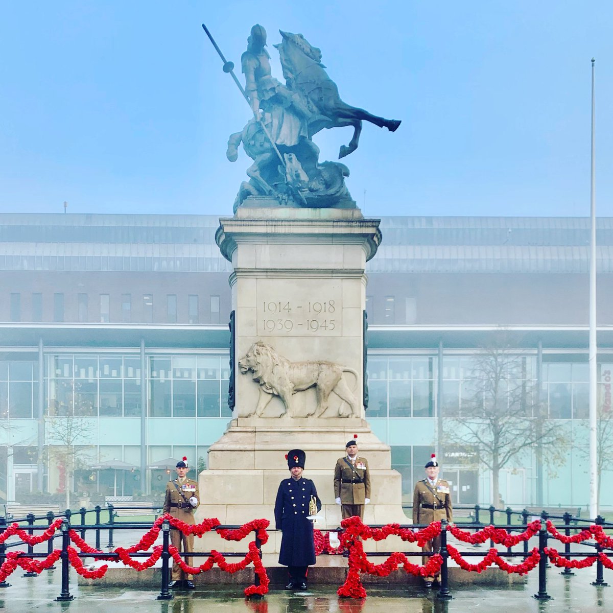 MajorPaulSmyth's tweet photo. Wherever they are in the world, whatever they are doing, Armed Forces personnel wear their Poppies with pride.
#EveryPoppyCounts @CO5FUSILIERS @5Fusiliers @FusiliersRHQ https://t.co/MZZQN5zoRV
