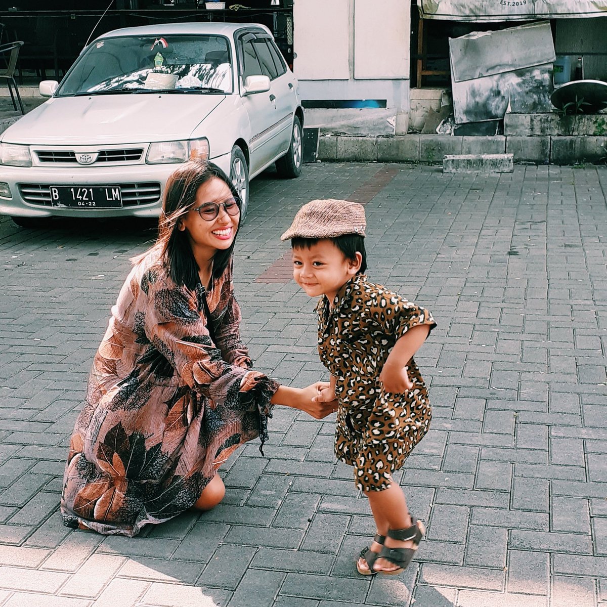 ranggackartika's tweet photo. Mama &amp; King 🖤 https://t.co/wjbuuNne2A