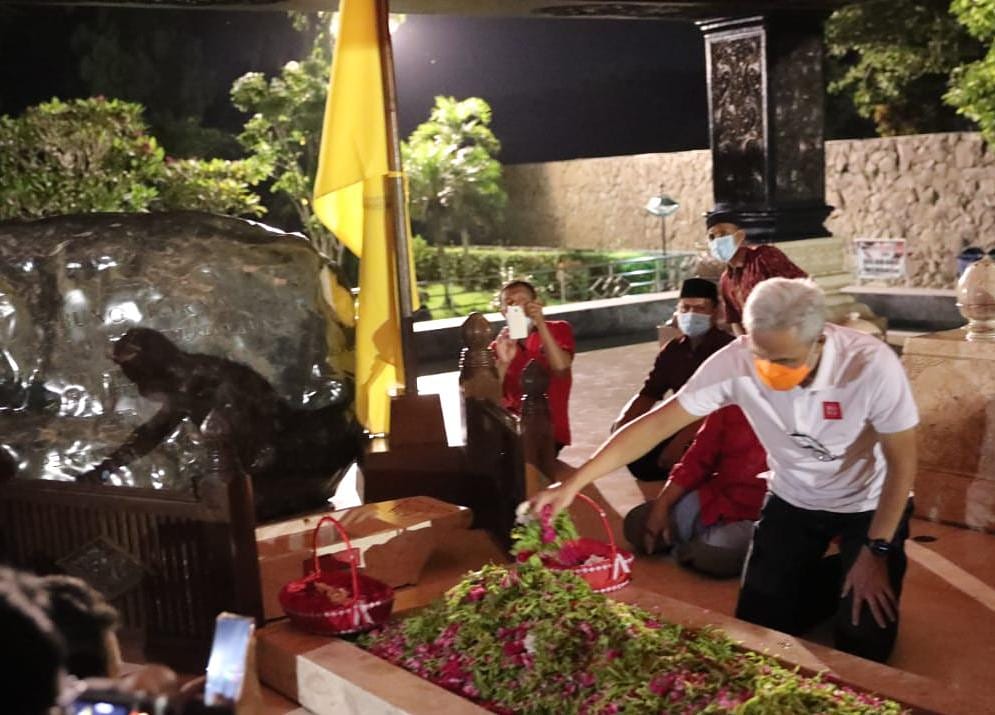 Nyekar di Makam Bung Karno! #blitar