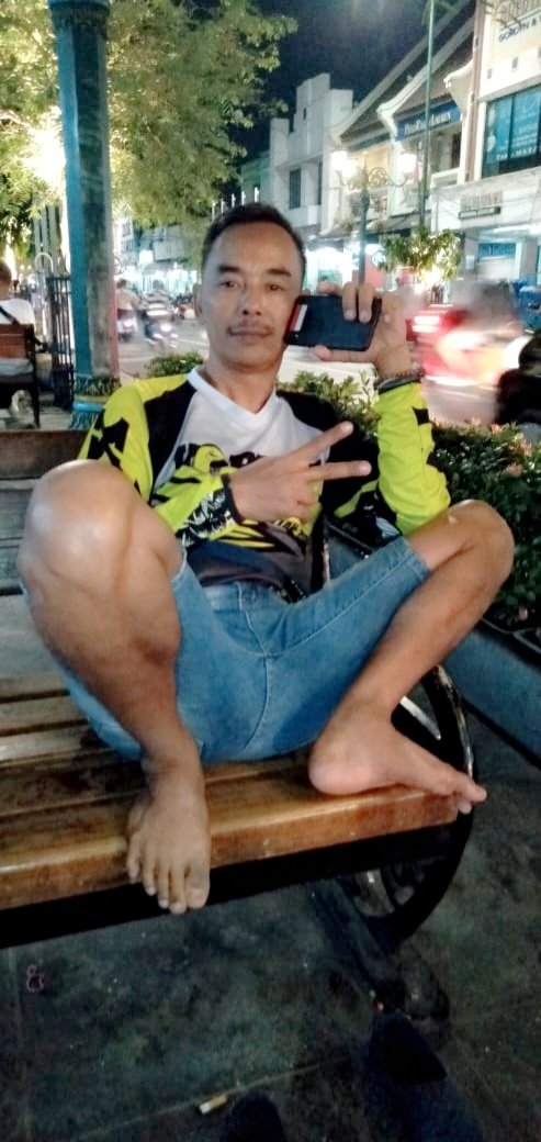 EdySi73's tweet photo. Malam minggu nongkrong di malioboro dewekan...moga ga ada yg ngamen😆 https://t.co/aJhdfjPihu