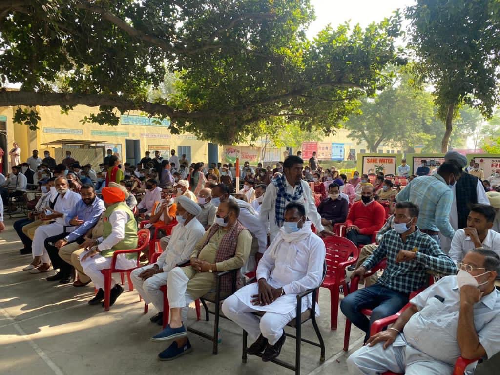 iranasodhi's tweet photo. Happy to have inauguarated #SmartSchool Village MahmuJaiya in my constituency #GuruHarSahai #Punjab to empower schools, further boost &amp; ensure good quality education system &amp; take all possible steps to provide best education in the state.
#CaptainSmartConnect
@PunjabGovtIndia https://t.co/FHW7PUhr9d