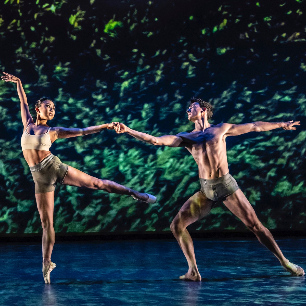 BRB's tweet photo. Performed alongside our brand-new ballet Lazuli Sky is Valery Panov's powerful and visceral Liebestod, and Vicente Nebrada's latin-infused Our Waltzes. 

(1/4) https://t.co/GPVNfnT4oG