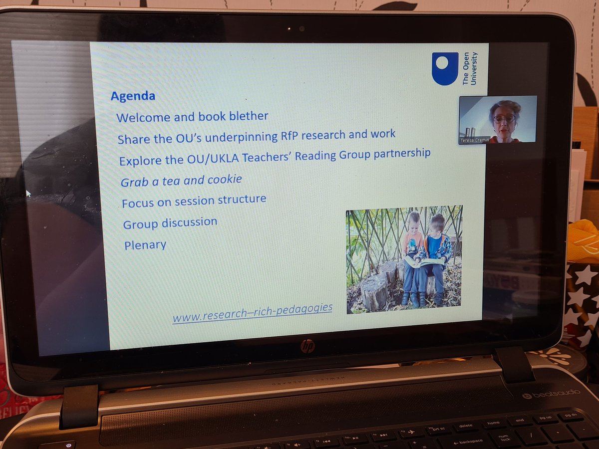 MissOliviaReads's tweet photo. Here we go!! @OpenUni_RfP #LeadersTraining @TeresaCremin https://t.co/4ILbwgBqQ5