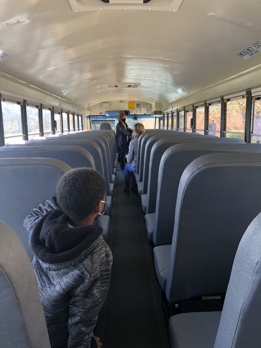 slccanfield's tweet photo. Group B learned a lot during our bus drill! Thank you Miss Carolyn for keeping our students safe on the bus each and everyday π #RoomU2 #springfieldstrong @SpringfieldSD https://t.co/y4d0NQoBuR