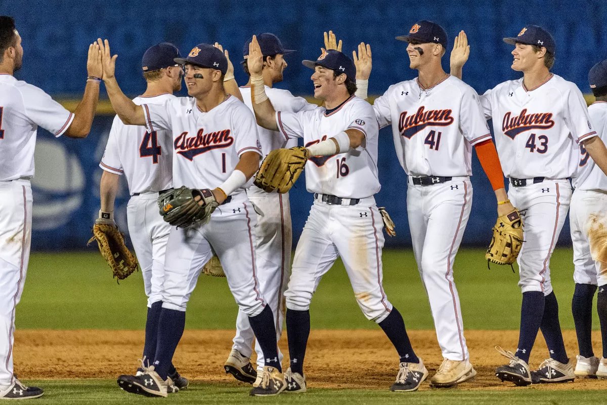 تويتر あまなつ على تويتر 61 ノートルダム大 Ob カール ヤストレムスキー キャップ アンソン Ajポロックなど フットボールの名門として有名で 野球でも殿堂入り2名を含む多数の好選手を輩出している 16年から4年間勝ち越しがなかったが 年は11 2 ニコ