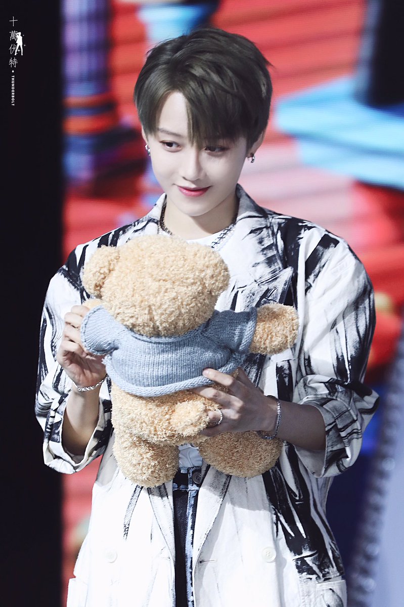 XawakeXu's tweet photo. @NYLONJAPAN ありがとうございます！Liuyuxin の日本の活動は本当に期待してます！ https://t.co/TWsG2HtCYP