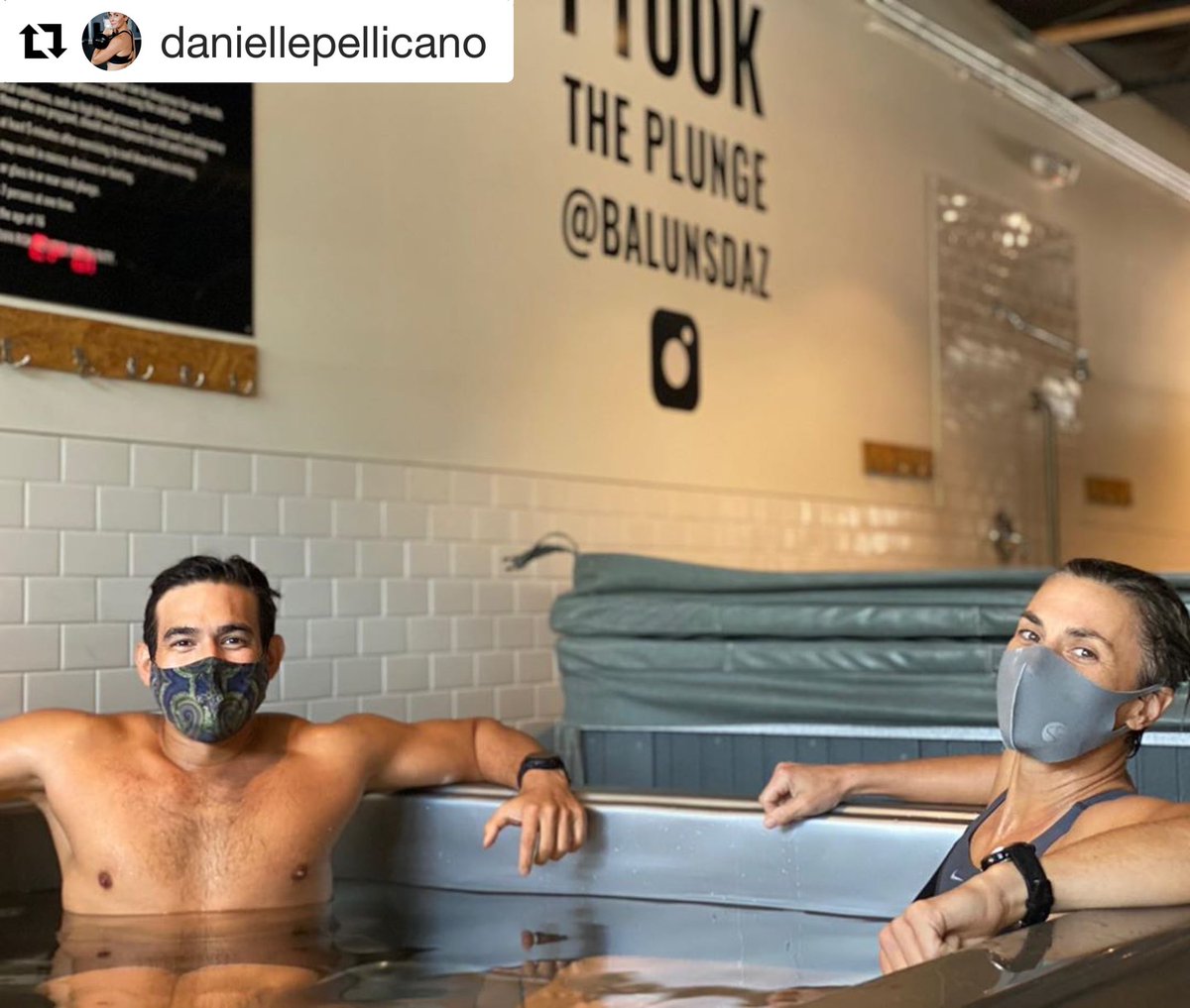 balunsdaz's tweet photo. #SaturdayShoutout to COACH @daniellepellicano &amp; @chockful! They are racing in the @AravaipaRunning Whiskey Basin on Sunday! Go get em’! Have a great race! #getBALUNSD
🔥🏃‍♀️❄️ https://t.co/2BxjeKJ7QH