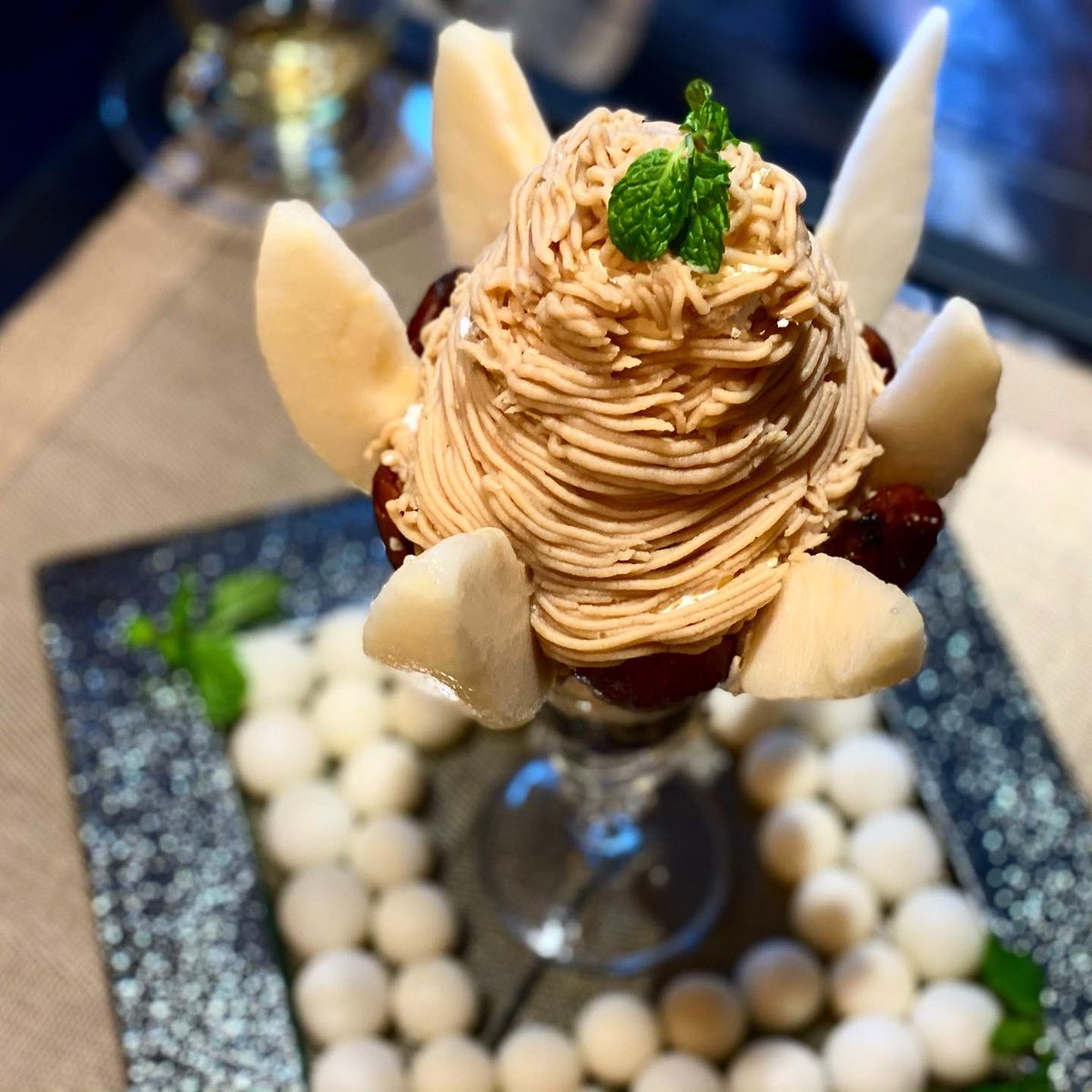 渋井しほり パンダと肉とチョコレート愛 ザ リビングのモンブランパフェは和梨と洋梨コラボレイト Insta T Co T8ap3o42qc パフェ カフェ カフェ巡り モンブラン マロンパフェ スイーツ デザート アイスクリーム 女子会 大盛り