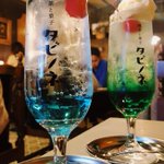 ここまで綺麗なクリームソーダ見たことない!大阪の【喫茶と菓子タビノネ】に行ってみたい!